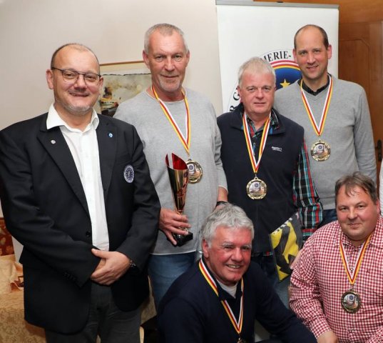 Kärntner Blaulichter am Eis 2019