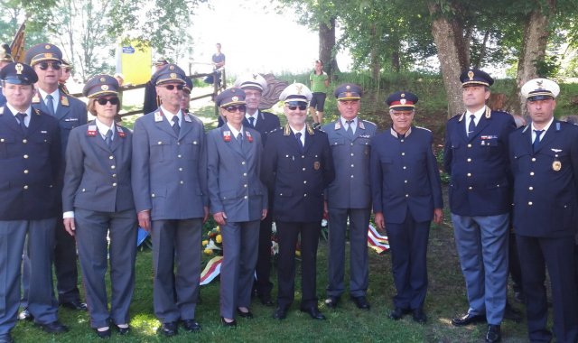 Fest der Uniformen beim Tag der Volkskultur