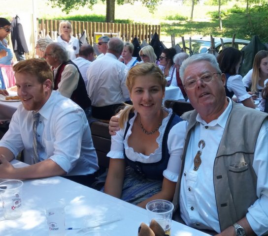 Fest der Uniformen beim Tag der Volkskultur