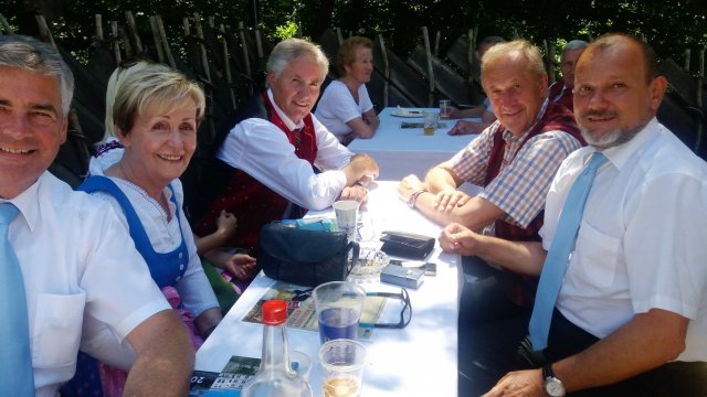 Fest der Uniformen beim Tag der Volkskultur