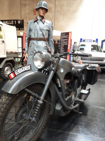 Salzburger Gendarmeriefreunde präsentierten Oldtimer 