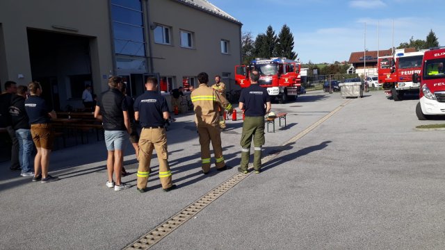 Salzburger Gendarmeriefreunde präsentierten Oldtimer 
