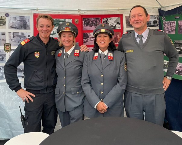 Salzburger Gendarmeriefreunde präsentierten Oldtimer 