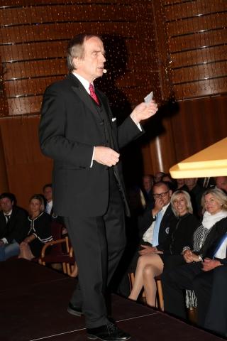 Tolle Zaubershow und Oldtimerauktion im Casineum Velden 