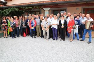 Gendarmerie-und Polizeifreunde besuchten Weingut Buzinel