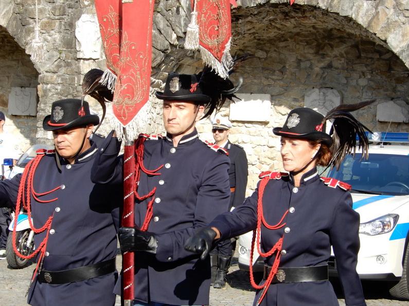 Kärntner Traditionsgendarmen als Gratulanten in Triest
