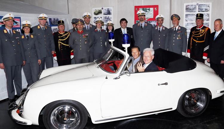 Traditionsgendarmen präsentierten Einsatzoldtimer auf der Oldtimer-Classic 