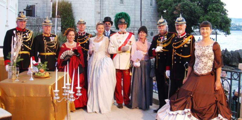 Opatija/Abbazia Premiere: Traditionsgendarmen aus Kärnten Gäste beim Kaiserfest in Opatija